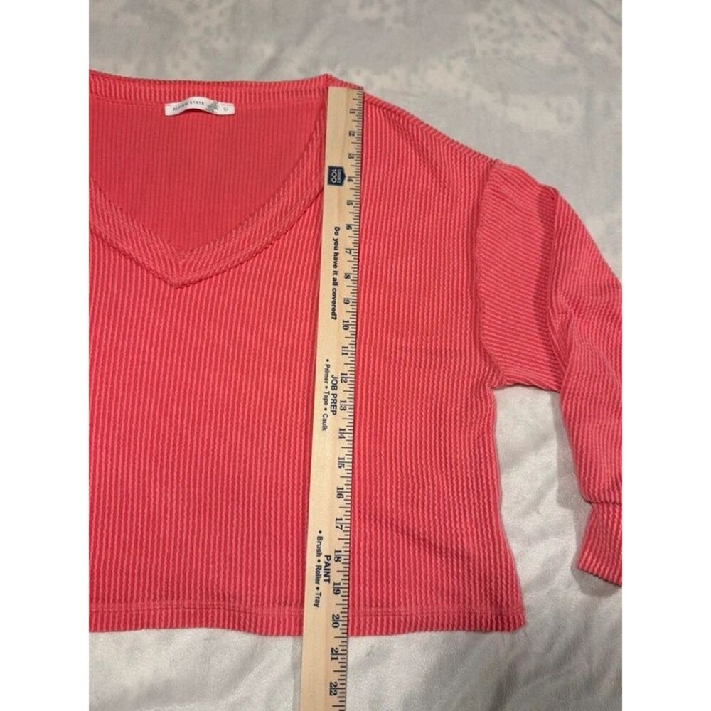 Altar’d State Large Coral Cropped V-Neck Long Sleeve Knit Pullover - Picture 5 of 7